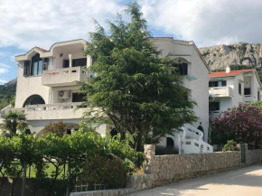 Apartments with a parking space Baska, Krk - 23913